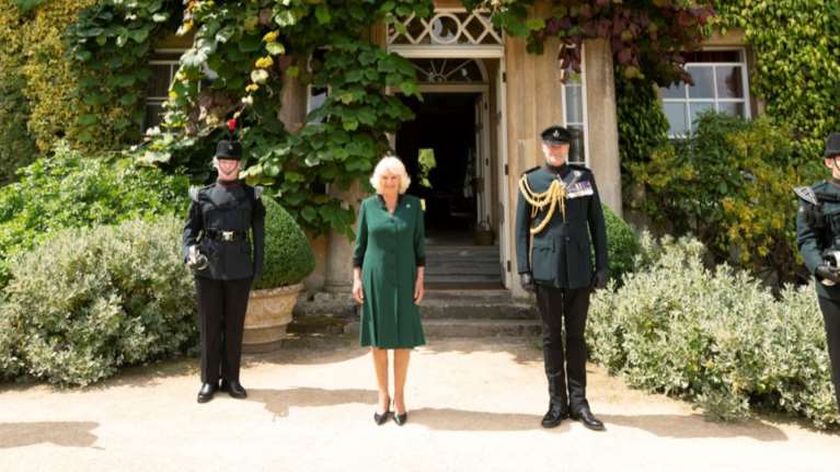 Highgrove House: Οι σπάνιες εικόνες από το απίθανο, πνιγμένο στα λουλούδια σπίτι του Πρίγκιπα Κάρολου [Εικόνες]