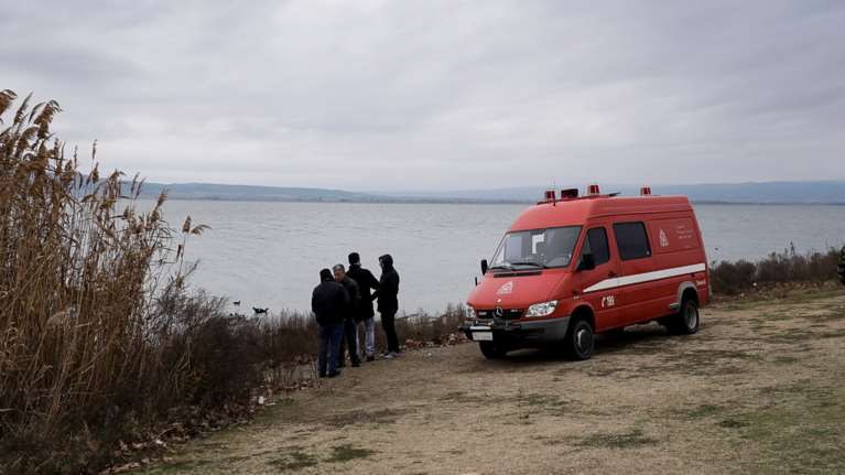 Τραγωδία στα Γιάννενα: Νεκρός 16χρονος που βούτηξε στη λίμνη Αώου για να πιάσει μια μπάλα - Τον βρήκαν σε βάθος 7 μέτρων