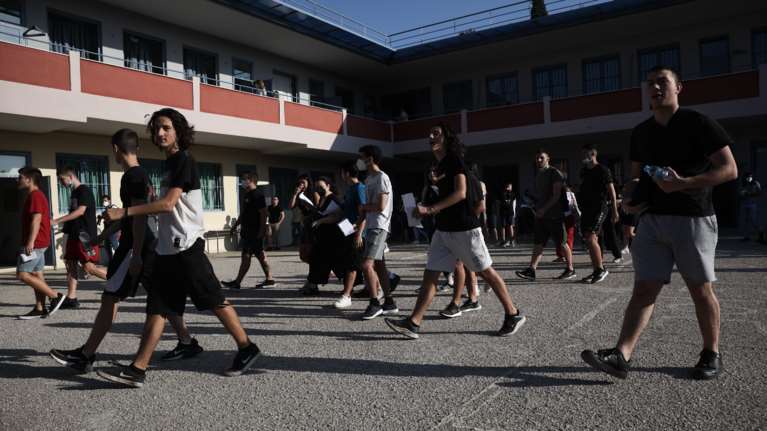 Mέντορες, ενδοσχολικοί συντονιστές και εκπαιδευτικοί όμιλοι έρχονται στα δημόσια σχολεία