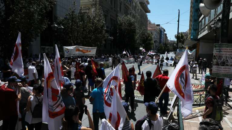 Οι εργαζόμενοι στον τουρισμό διαδηλώνουν σήμερα έξω από το υπουργείο Εργασίας [εικόνες]