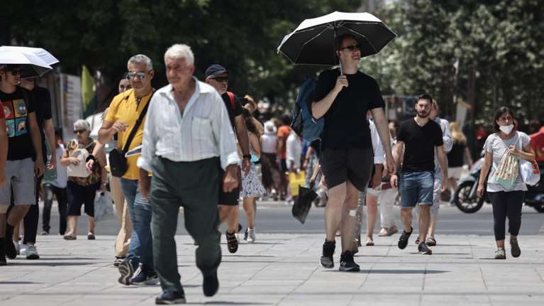 Κορυφώνεται ο καύσωνας σήμερα: 41 βαθμοί και μεγάλος κίνδυνος πυρκαγιάς - Oι "κόκκινες" περιοχές στον χάρτη