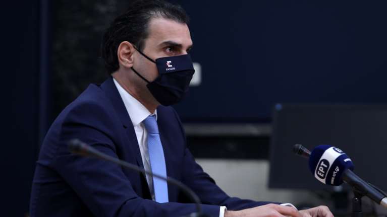 Θεμιστοκλέους για Johnson &amp; Johnson: Αυτή τη στιγμή ο σχεδιασμός δεν αλλάζει - Περιμένουμε τις ανακοινώσεις του ΕΜΑ