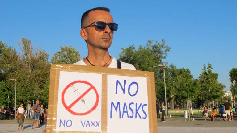 Θεσσαλονίκη: Συγκέντρωση διαμαρτυρίας κατά της χρήσης μάσκας στα σχολεία [εικόνες,βίντεο]