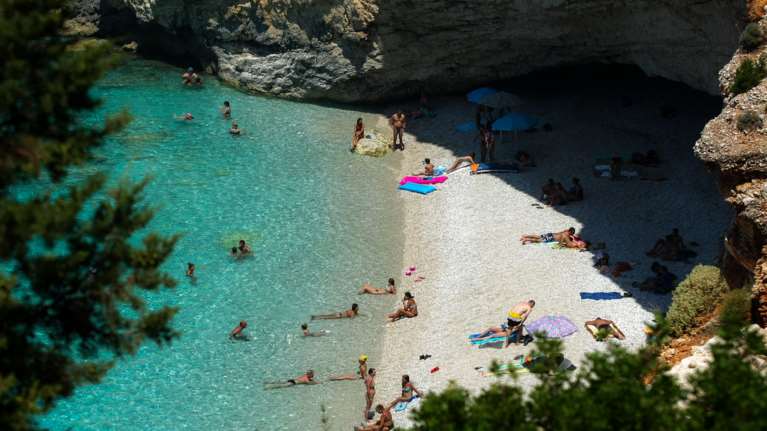 BBC: Η Ελλάδα ανοίγει ξανά τα νησιά της - Σημαντικό βήμα για τον τουρισμό