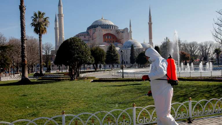 Κορονοϊός: Στη Τουρκία απαγορεύεται πλέον η έξοδος και η κυκλοφορία στους ανω των 65 ετών