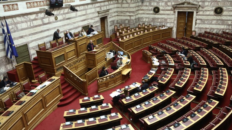 Βουλή: Πέρασε το νομοσχέδιο για την πρόσβαση των εντυποαναπήρων σε πνευματικά έργα