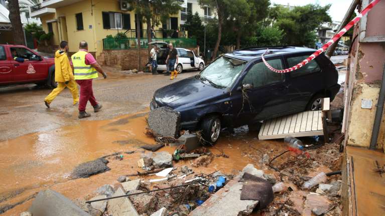 Στη Βουλή η ρύθμιση με την οποία το Δημόσιο παραιτείται από τα ένδικα μέσα για Μάτι και Μάνδρα - Τι προβλέπει