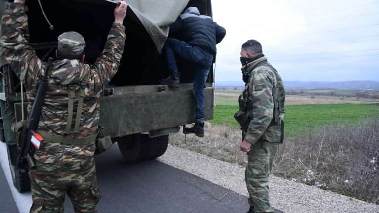 Ποινή ρεκόρ: Κάθειρξη 202 ετών σε 36χρονο Έλληνα για παράνομη μεταφορά 99 μεταναστών στον Έβρο
