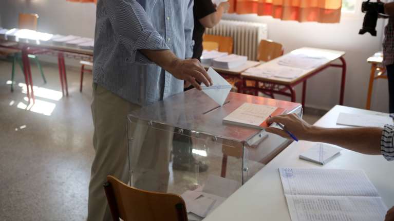 Δημοσκόπηση Pulse: Κυριαρχία της ΝΔ, τρίτος ο ΣΥΡΙΖΑ, διψήφιο το ΚΚΕ - Υπέρ των αγροτών το 68%