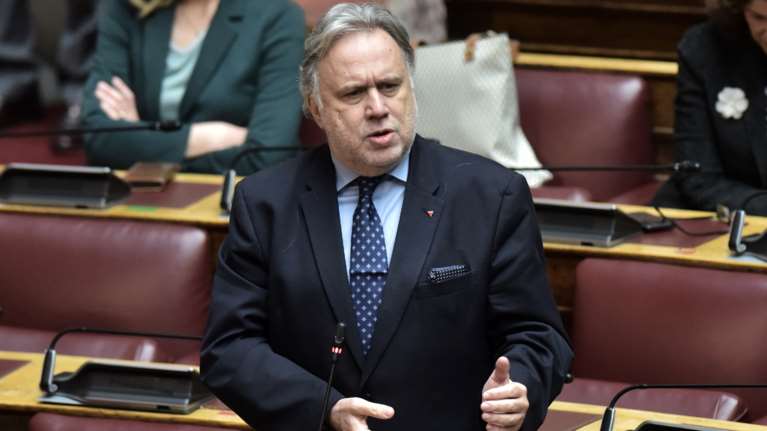 Κατρούγκαλος: Ο φράχτης στα χερσαία σύνορα έχει χρησιμότητα, αλλά χαρίζουμε τον μισό Έβρο στους Τούρκους&quot; [Βίντεο]