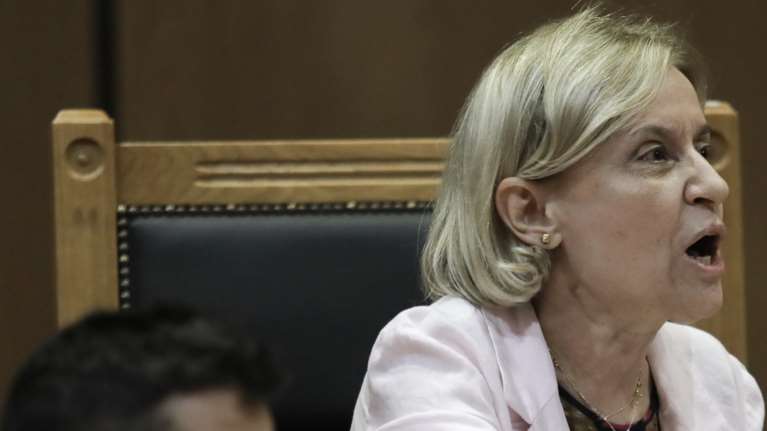 Δίκη Χρυσής Αυγής: Αλλαξε την πρότασή της η Εισαγγελέας- Ελαφρυντικά μόνο για τα απλά μέλη, όχι για την ηγεσία