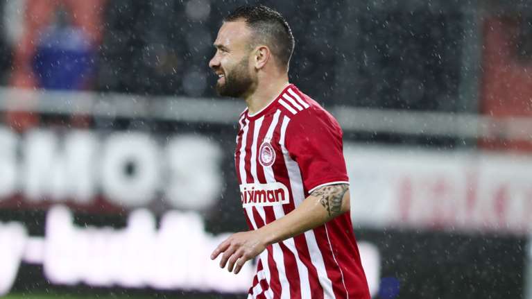 Διέρρηξαν το σπίτι του άσου του Ολυμπιακού Βαλμπουενά - Εγιναν καπνός κοσμήματα και αντικείμενα αξίας