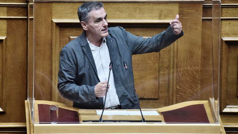 Ο Τσακαλώτος "ξαναχτυπά": Πιο εύκολο να τα ξαναβρούν η Άμπερ Χέρντ και ο Τζόνυ Ντεπ, παρά η ΝΔ με τα λαϊκά στρώματα