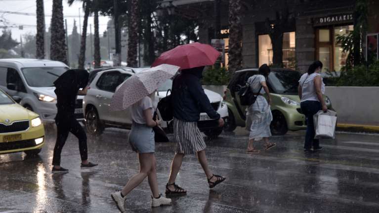 Μεταβολή του καιρού: Μετά τον καύσωνα... καταιγίδες - Πτώση της θερμοκρασίας, πού θα &quot;χτυπήσουν&quot; τα φαινόμενα