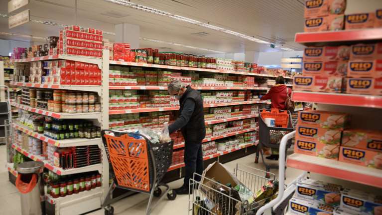 Ο κορονοϊός άλλαξε και τη διατροφή μας: Μαγειρεύουμε περισσότερο, τρώμε περισσότερες θερμίδες και ζάχαρη