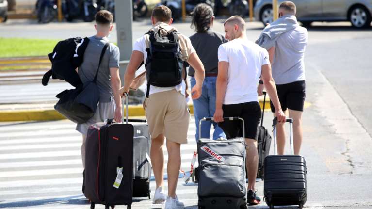 Σαρώνει ο τουρισμός: Πάνω από 1 εκατομμύριο επισκέπτες στην Ελλάδα μόνο την πρώτη εβδομάδα του Αυγούστου