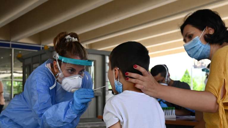 Κορονοϊός: Συναγερμός με υπερδιπλάσια κρούσματα - 58 νέα σε μια μέρα, τα 28 στις πύλες εισόδου