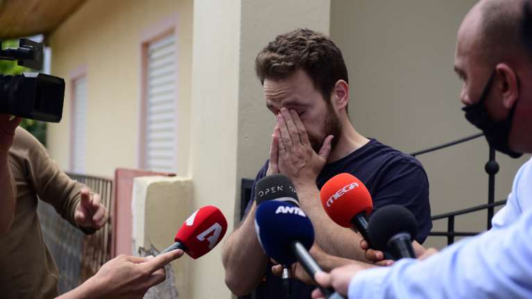 Δολοφονία στα Γλυκά Νερά: Συγκινεί η στάση της εταιρείας που εργάζεται ο σύζυγος της 20χρονης Καρολάιν