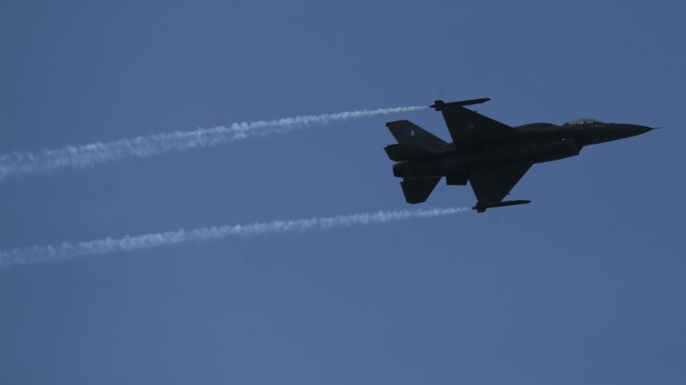 f-16