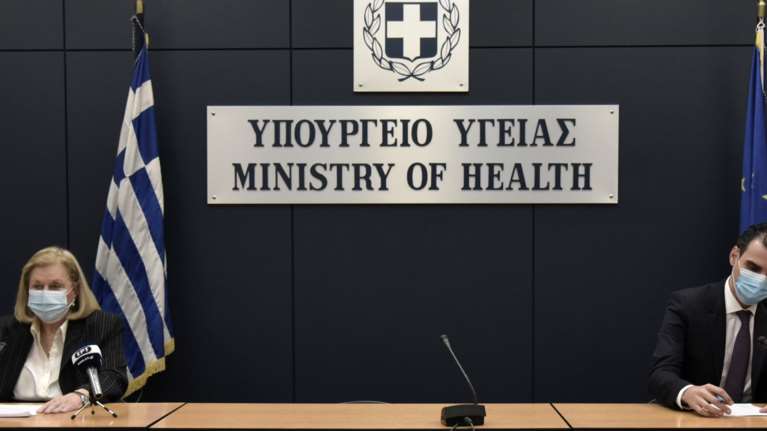 Κορονοϊός: Αύριο άλλες 83.500 δόσεις του εμβολίου - Εξαιρετικά σπάνιες οι αλλεργικές αντιδράσεις