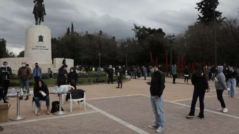 Κορονοϊός: Συναγερμός στην Αττική με 521 κρούσματα - Μεγάλη ανησυχία και για τη Θεσσαλονίκη