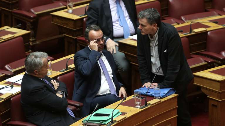 Καβγάς Σταϊκούρα - Τσακαλώτου για την πρώτη κατοικία: &quot; Είστε υπέρμαχος των πλειστηριασμών - Δεν την προστατεύετε&quot;