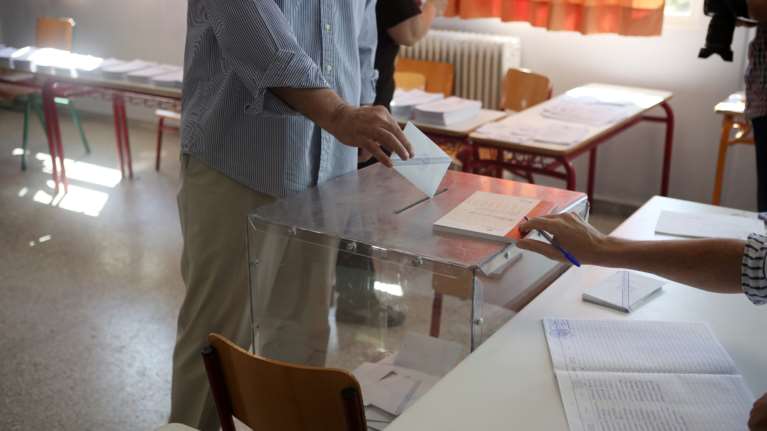 Το ΥΠΕΣ διαψεύδει τις φήμες για τις αιτήσεις ετεροδημοτών: Δεν είναι ανοιχτή η πλατφόρμα έως τις 31 Μαΐου