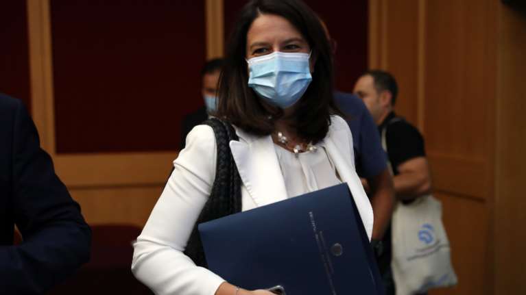 Κεραμέως για το φιάσκο με τις μάσκες: Θα δοθούν μιας χρήσης στους μαθητές μέχρι να αποκατασταθεί το λάθος