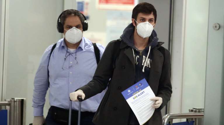 Κορονοϊός ...εισαγωγής: 13 επιβεβαιωμένα κρούσματα σε πτήσεις επαναπατρισμού από την Βρετανία