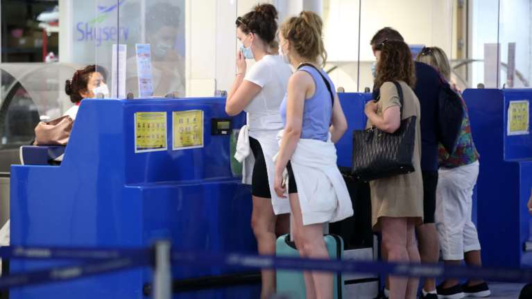Κορονοϊός: Μόνο με αρνητικό τεστ όσοι ταξιδεύουν στην Ελλάδα από Τσεχία