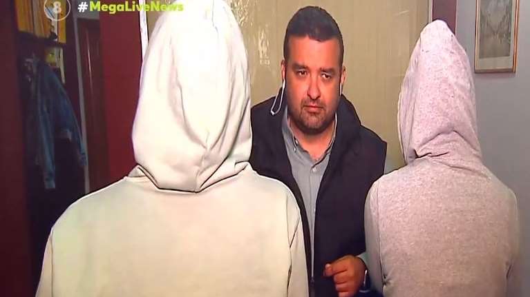 Συγκλονίζουν οι δύο αδελφές για τους βιασμούς από τους γονείς τους: &quot;Ο μπαμπάς μου είχε σχέσεις με πολιτικούς, είναι πολιτικό πρόσωπο&quot; [βίντεο]