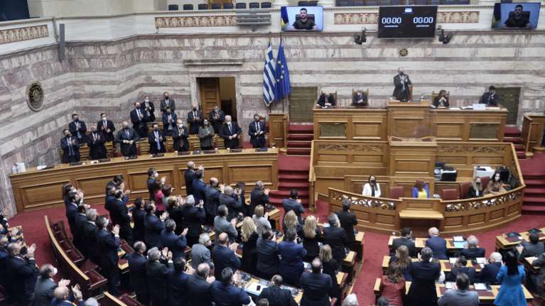 Εξηγήσεις Τασούλα: Άστοχη και αχρείαστη η ομιλία μαχητή του Αζόφ - Ενημερωθήκαμε δέκα λεπτά πριν την παρέμβαση Ζελένσκι