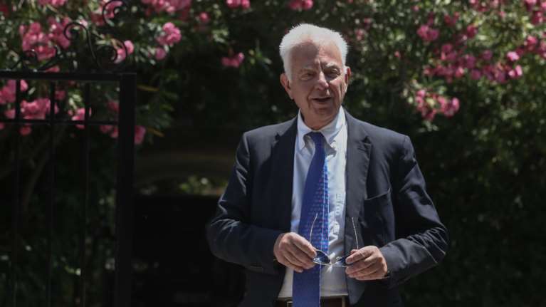 Εμμεση απάντηση Πικραμμένου σε Σαμαρά: Δεν υπάρχουν Έλληνες μη πατριώτες – Ας μην τραβάμε το χαλί της ελληνικής αποστολής