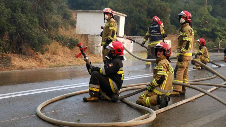 Φωτιές: Έρχονται και άλλοι ξένοι πυροσβέστες - Το &quot;ευχαριστώ&quot; Μητσοτάκη στους Πολωνούς