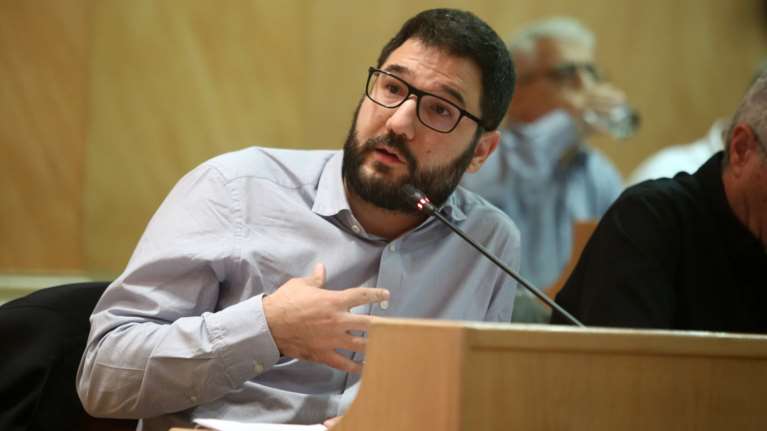 Ηλιόπουλος κατά Τσιάρα: Αντί για υπουργός, σήμερα θα έπρεπε να είναι ελεγχόμενος από τη Δικαιοσύνη