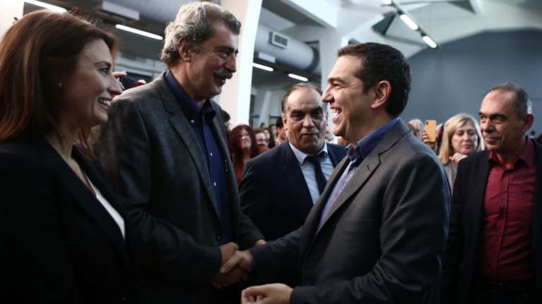 Τσίπρας: Εμβολιάστηκε και ο Πολάκης - Μου έστειλε sms με την "εικόνα του εμβολιασμού" [Βίντεο]