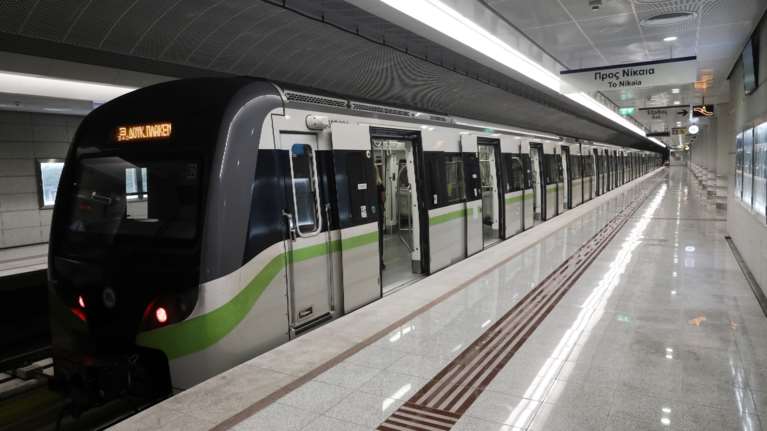 ΜΜΜ: Πώς θα κινηθούν έως και τη Δευτέρα του Πάσχα - Τι ώρα αναχωρούν τα τελευταία δρομολόγια