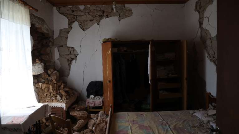 Σεισμός στην Κρήτη: Στεγαστική συνδρομή έως και 150 τ.μ. για το σύνολο των κτιρίων ανά ιδιοκτήτη