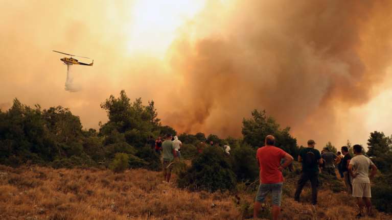 Φωτιά στα Βίλια: Οριοθετημένη η πυρκαγιά - Σε γενική επιφυλακή το Πυροσβεστικό Σώμα σε όλη την επικράτεια