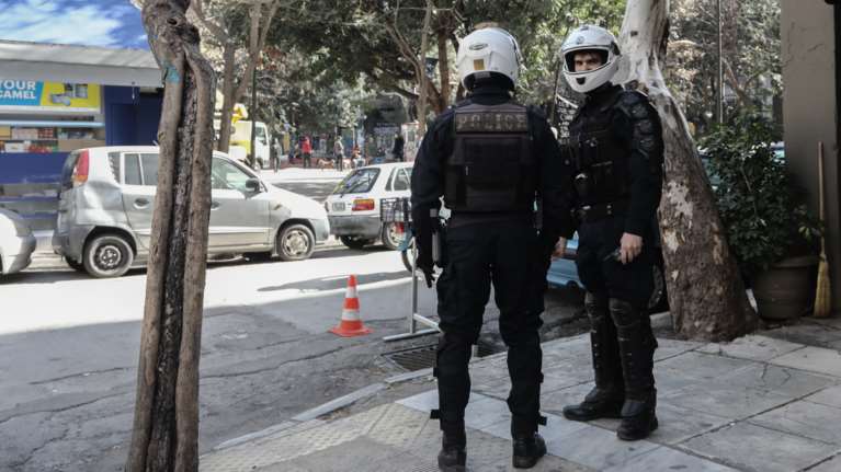 Κηφισιά: Παραδόθηκε και συνελήφθη ο 47χρονος που πυροβόλησε τον αδελφό του