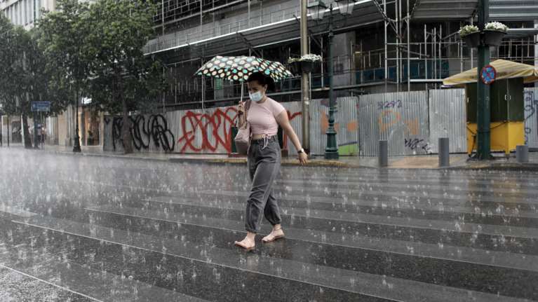Μίνι κακοκαιρία θα σαρώσει τη χώρα - Πού και πότε θα σημειωθούν καταιγίδες και χαλαζοπτώσεις