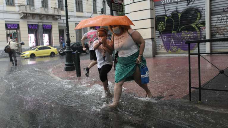 Καιρός: Συνεχίζεται η κακοκαιρία - Που αναμένονται καταιγίδες