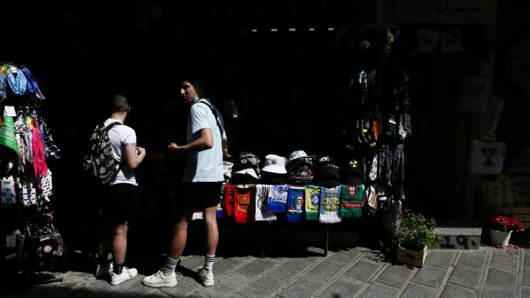 Σαρηγιάννης: Είμαστε σχεδόν ακάλυπτοι από άποψη φυσικής ανοσίας - Πρέπει να λάβουμε κάποια μέτρα