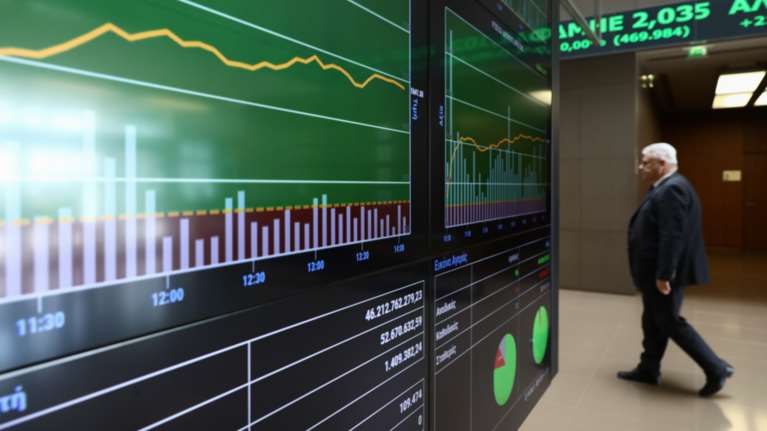 Κυρώσεις λόγω Ουκρανίας: Οι Βρετανοί θέλουν να κόψουν την Ρωσία από το διατραπεζικό σύστημα SWIFT