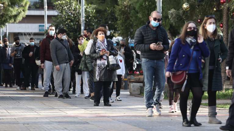 Πόσο κοστίζουν τα PCR και τα Rapid Tests στην Ελλάδα - Τι ισχύει στην υπόλοιπη Ευρώπη