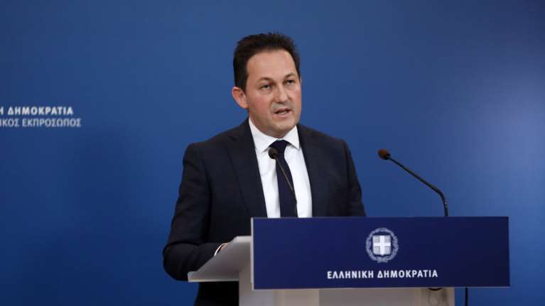 Πέτσας: Μέχρι πότε θα στέλνουμε SMS στο 13033 για να βγαίνουμε από το σπίτι [Βίντεο]