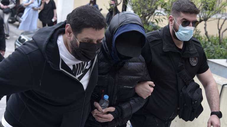 Το Μεγάλο Σάββατο του Φουρθιώτη: Απολογείται για τις &quot;σκηνοθετημένες επιθέσεις&quot; στο σπίτι του - Τα στοιχεία &quot;φωτιά&quot; που τον καίνε