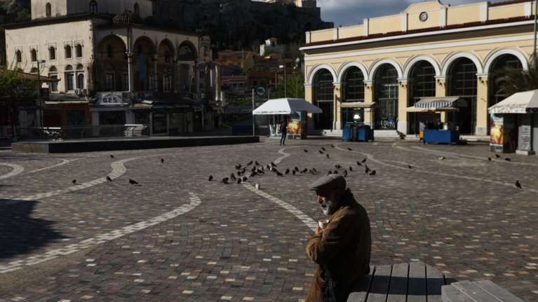 Γιατί η Ελλάδα τα κατάφερε καλύτερα από την Ισπανία και την Ιταλία- Αποκαλυπτικό βίντεο