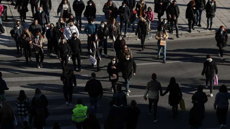 Κορονοϊός: 4.720 νέα κρούσματα στην Αττική - &quot;Βράζει&quot; η Θεσσαλονίκη με πάνω από 2.000