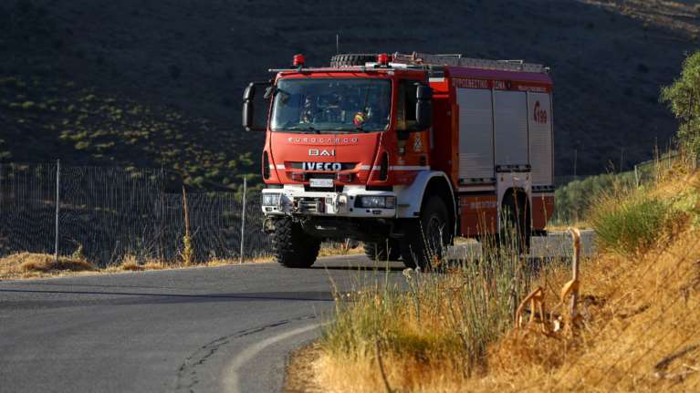 Φωτιά στη βιομηχανική περιοχή της Σίνδου - Κάηκε ολοσχερώς αποθηκευτικός χώρος